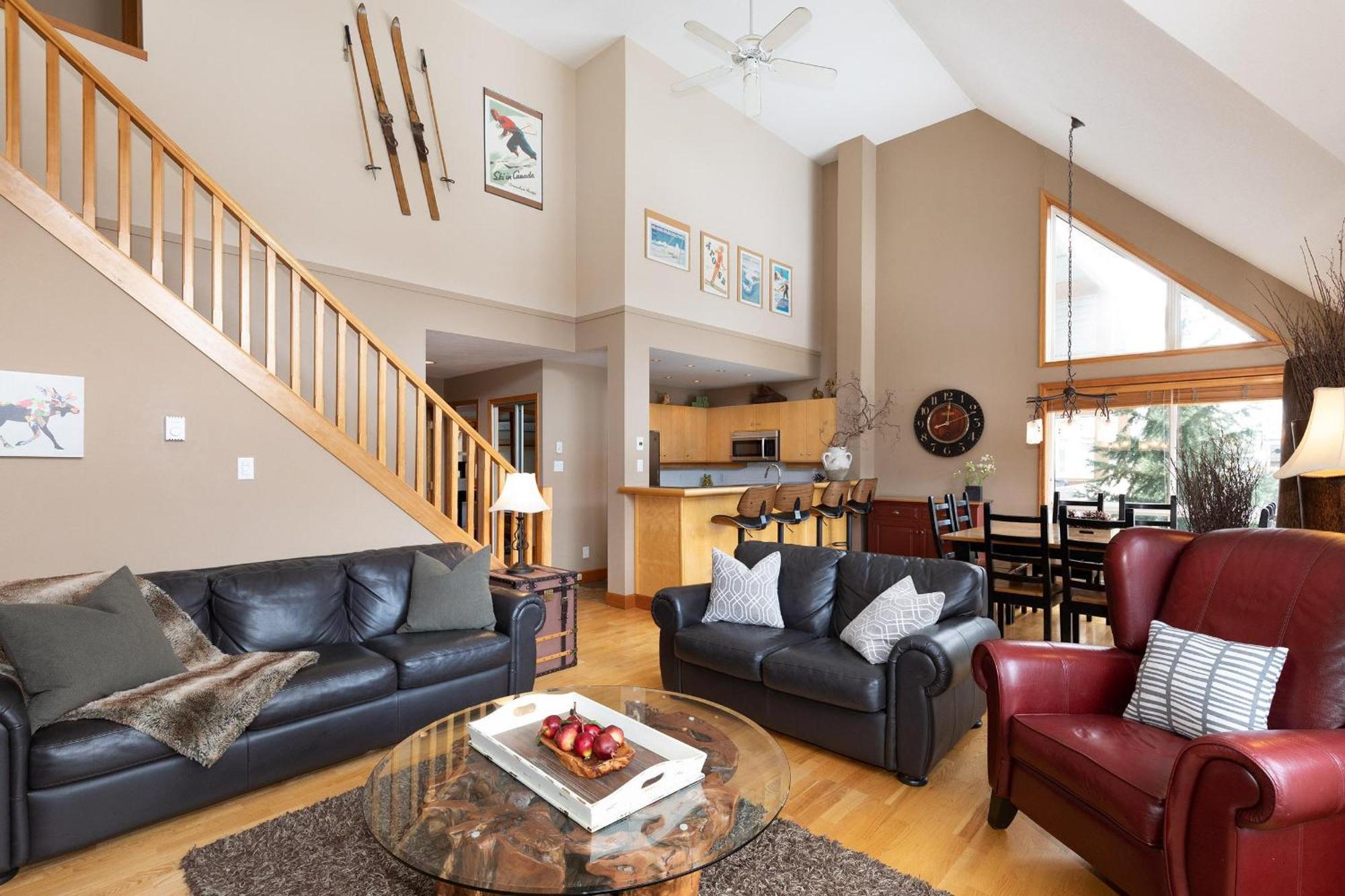 Alpine Greens 8 | Bright Townhome Near Blackcomb, Walk Or Shuttle To Skiing, Secure Parking Whistler Exterior photo