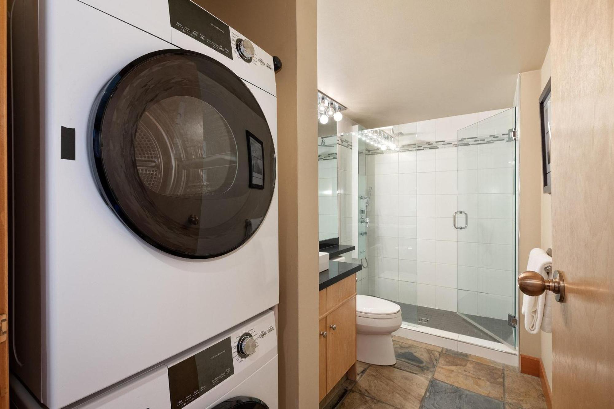 Alpine Greens 8 | Bright Townhome Near Blackcomb, Walk Or Shuttle To Skiing, Secure Parking Whistler Exterior photo