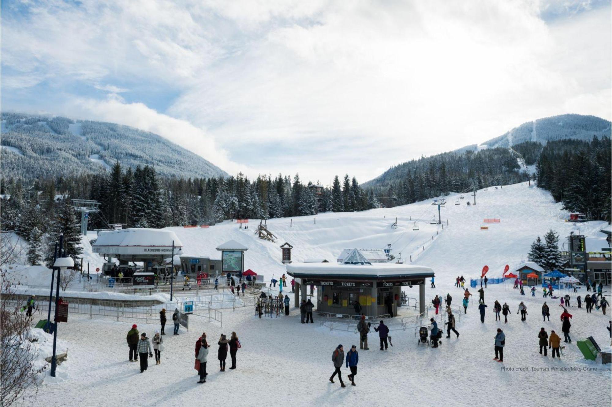 Alpine Greens 8 | Bright Townhome Near Blackcomb, Walk Or Shuttle To Skiing, Secure Parking Whistler Exterior photo
